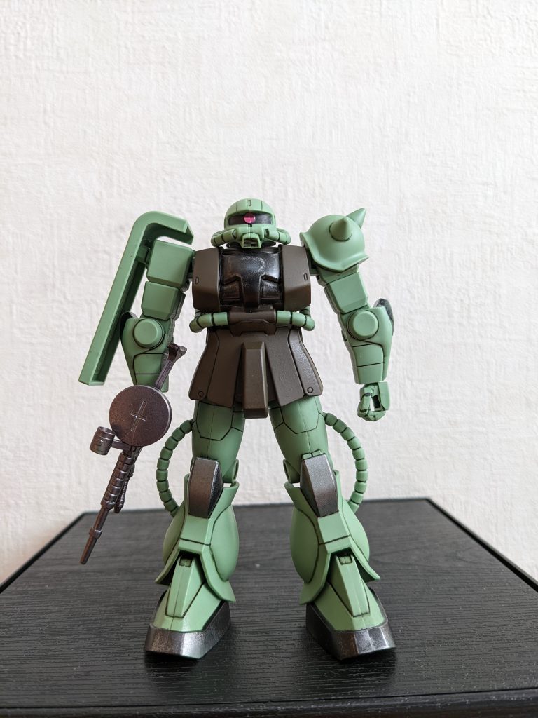 ちなみに、ガンマカで塗装したあと、プレミアムトップコートつや消しを吹いたら、メタブラックで塗った箇所が溶けてしまいました・・・が黒地に銀でドライブラシしたように見えなくもないので、敢えてそのままに😅濃いグリーン(MSVセットのブラウングリーン)で塗ったところは無事でしたが、ネットで言われてる「トップコートはガンマカ溶かす」を身を以て実証してしまいました💦ガンマカユーザーの皆様、ご参考まで。ご覧いただき、ありがとうございました!!