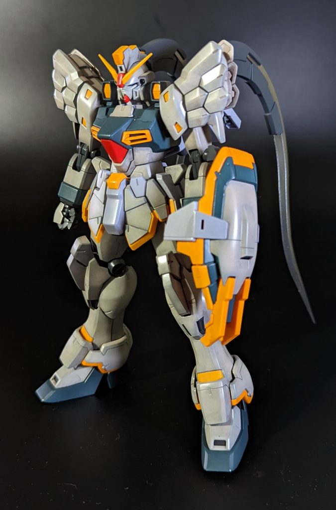 今回はエナメルでウェザリングしたせいか動かすとバキバキ悲鳴を上げるのでポージングは諦めました😑