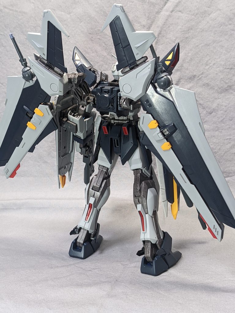 盾もジャンク箱からストライクの物を持ってきて2枚持ちにしています。