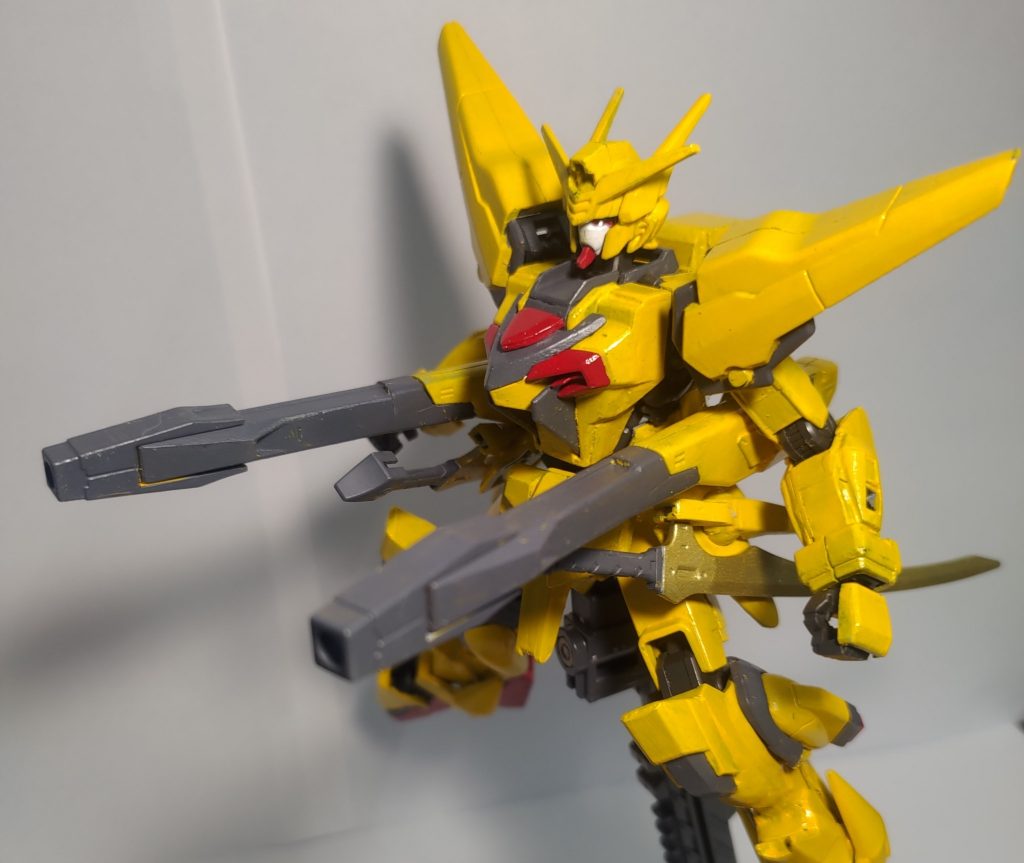 フラウロスと同型のレールガン「シラヌイ」です。本来は、砲身展開機能があったんですが、塗装時のミスによりオミットされました。砲身は使用するたびに消耗するため特殊超硬合金は使用されず、交換可能です。