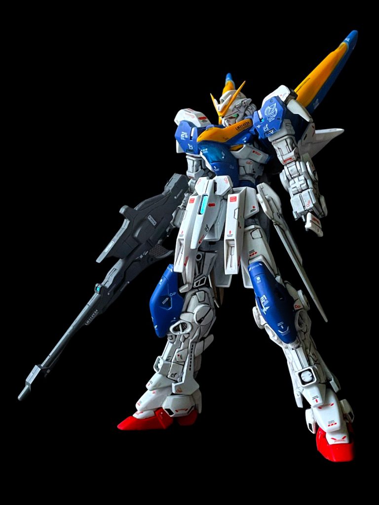旧1/100のビームライフルに、アリオスのライフルやウィングガンダムのバスターライフルのバレルなどをミキシング。