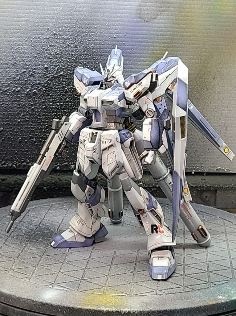 全身像。ハンドパーツは、ヤフオク!などで手に入る、「かく手」に交換してあります。