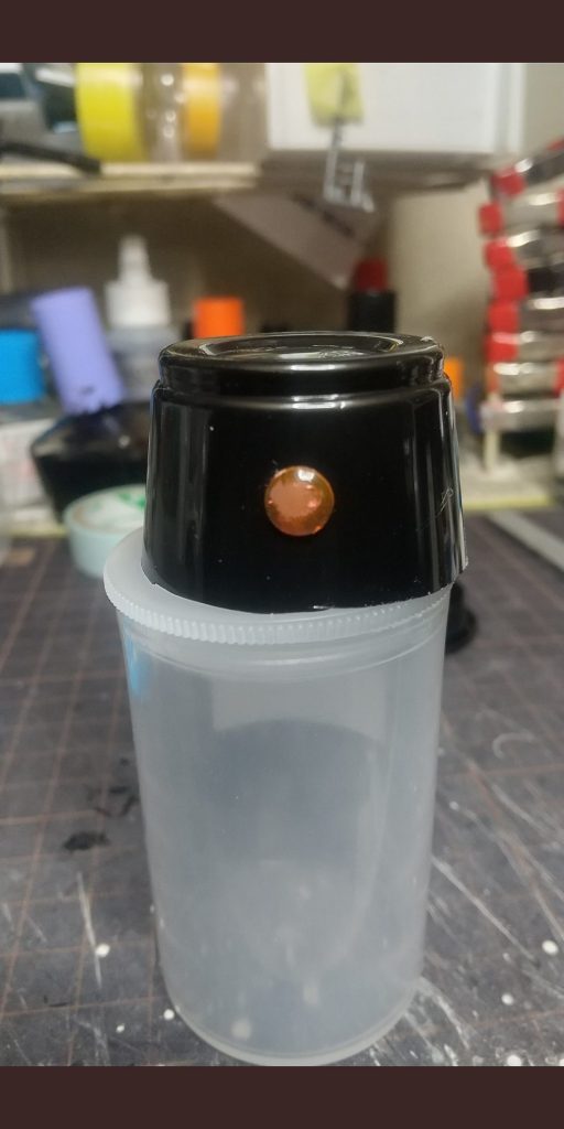 頭部の内部パーツを紛失の為、調味料カップを加工近代稀に見るフィット感w 