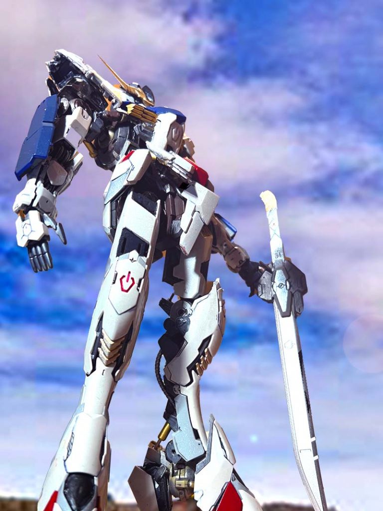 牛久の大仏か、巨大観音像か?。