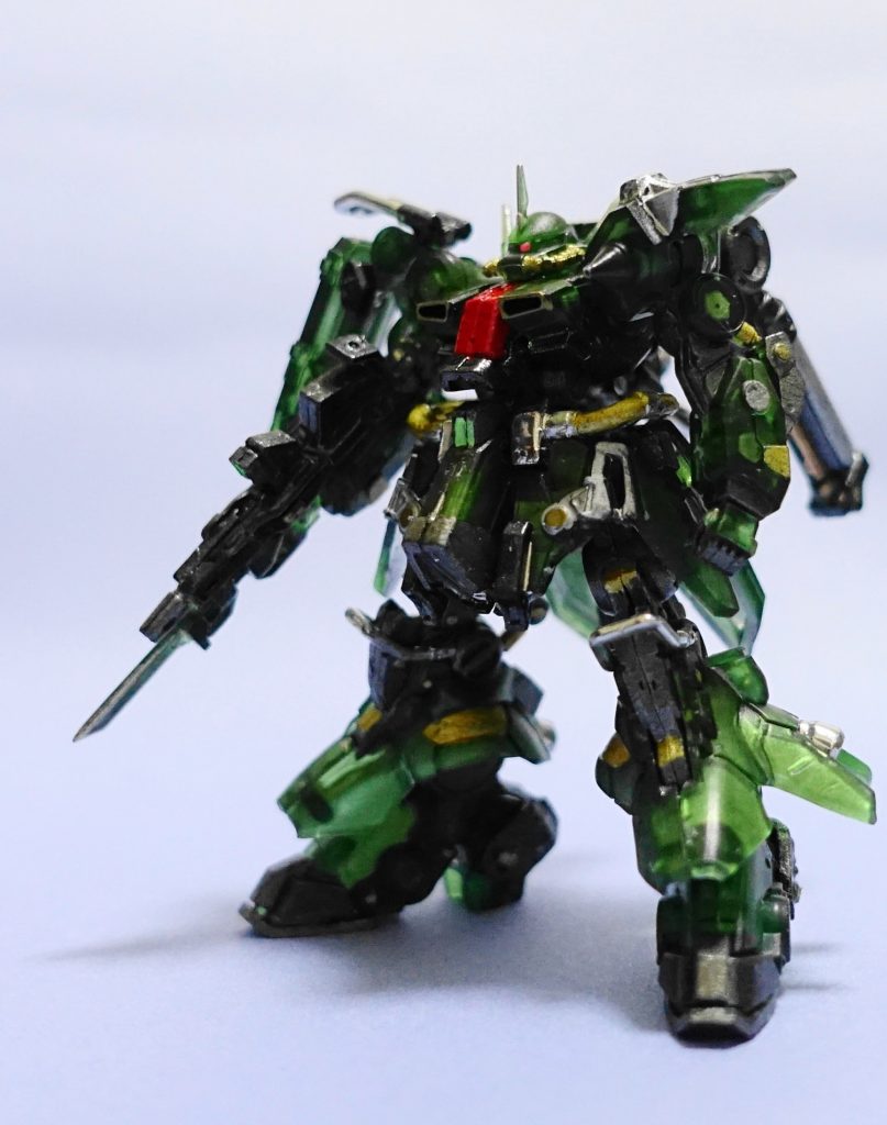 とことんハマる奥深さと、出来上がってもちっとも邪魔にならないのと、ガンプラ高騰時代に お財布に優しいのもありがたい。 第3弾、その先にと、続いてほしいですね。