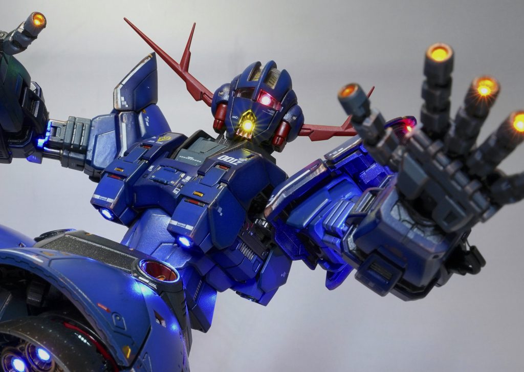 今回の大チョンボ、最後に水性トップコート艶消しを塗装して白っぽくなってしまい慌てて、乾く前にラッカー艶消しを塗装してしまい1mm程度の凹み点がいくつか出来てしまいました。😱