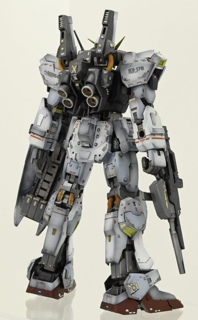 バックショットです。今回穴あけ工作+リベットにこだわってみました。