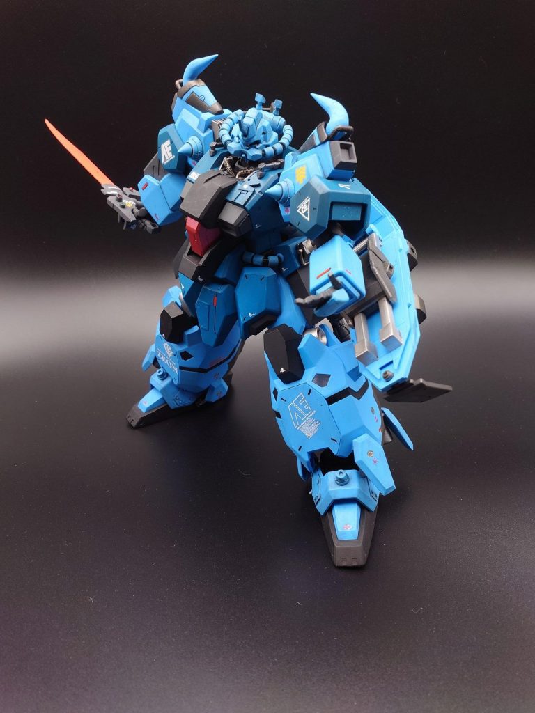 ヒートサーベル装備。この形態もけっこう気に入っています。