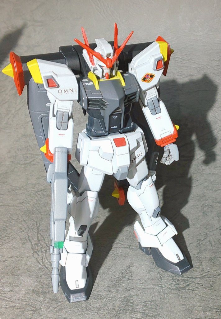 ハイペリオンガンダム–5枚目/制作者：大佐の猫