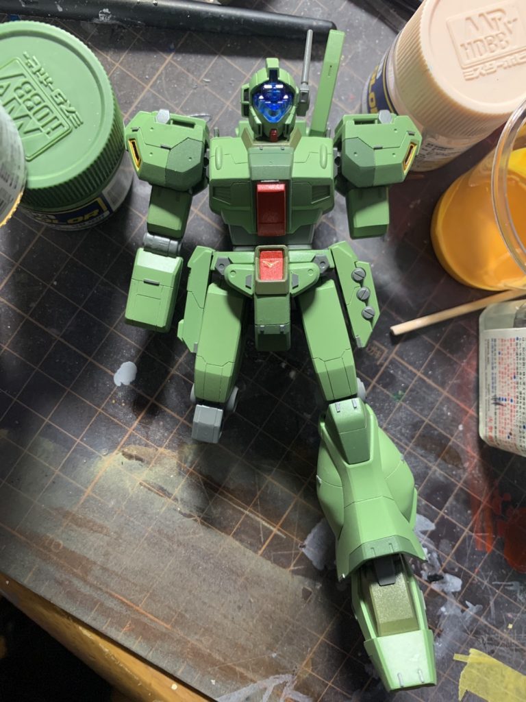 塗装後のデカールを貼る前に状態です。