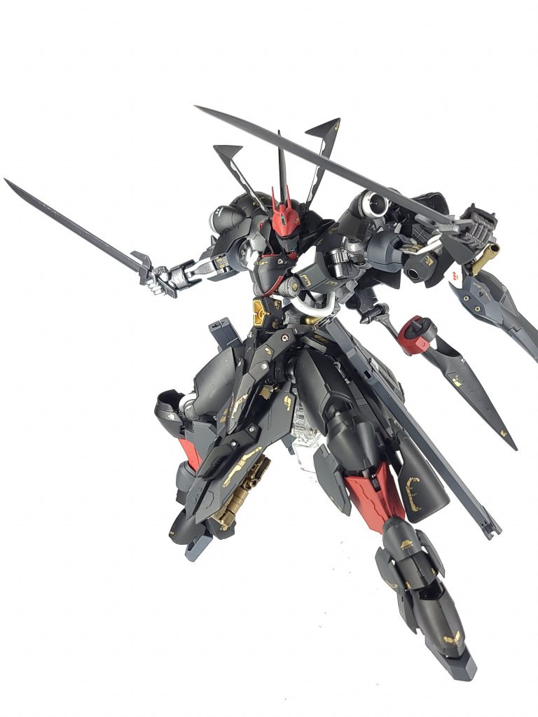 武(ブ)モード武士をイメージした二刀流でちょっぴり重装甲な形態