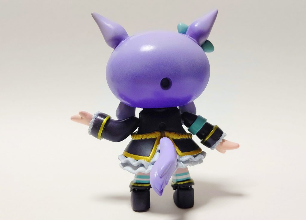 後髪はキャストオフ可能。たおやかなしっぽもしっかりと。