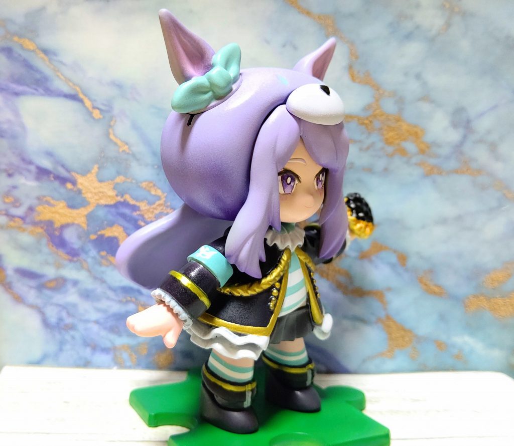 ライトグリーンの差し色がキレイな勝負服。