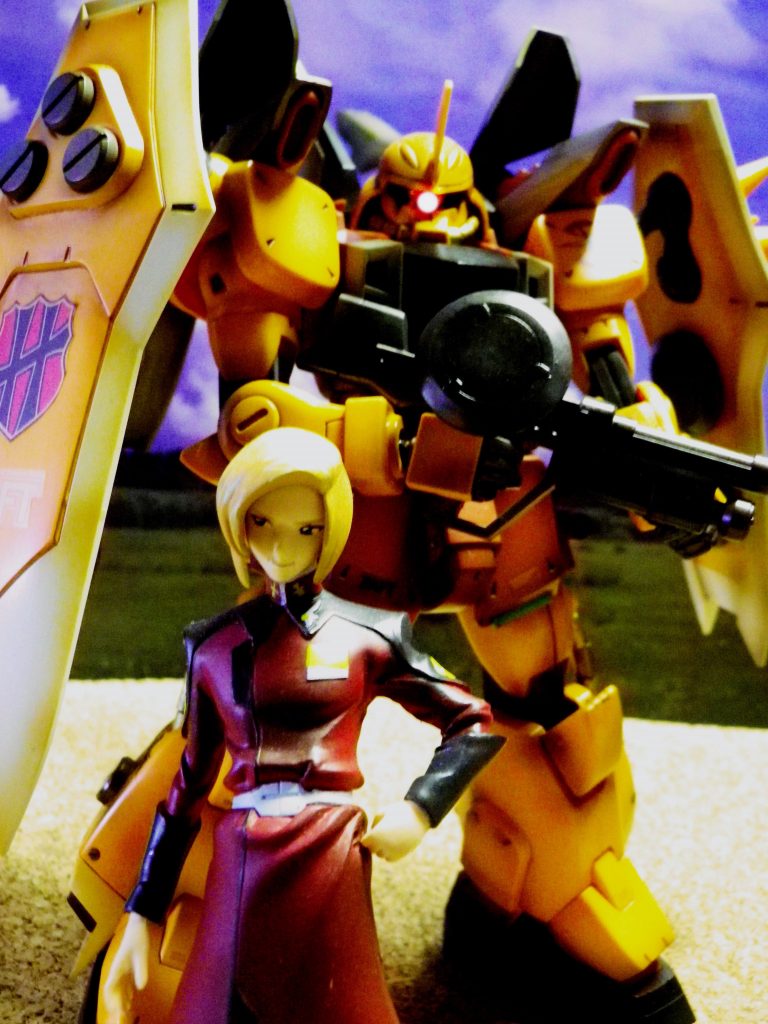 ハイネさんはラッカー系塗料でリペイントを筆塗りしています。