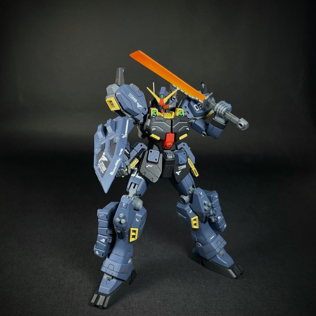 剣はヘビーアームズの本来の近接能力の欠如を補っていると思います。