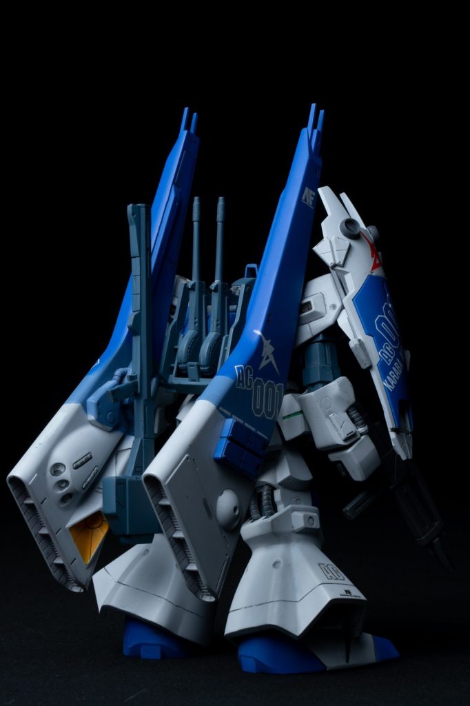 リヤ。少し派手目に識別番号を汎用デカールにて貼ってあります。