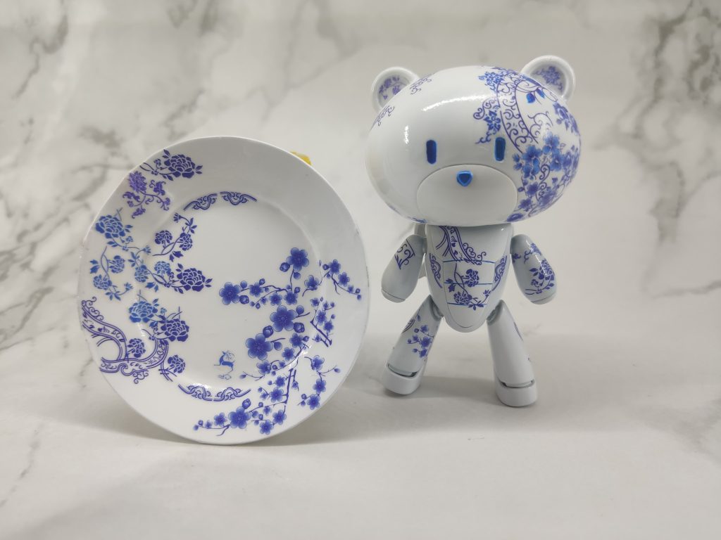 小熊凱 青花瓷風–2枚目/制作者：@fox_chi_zeng