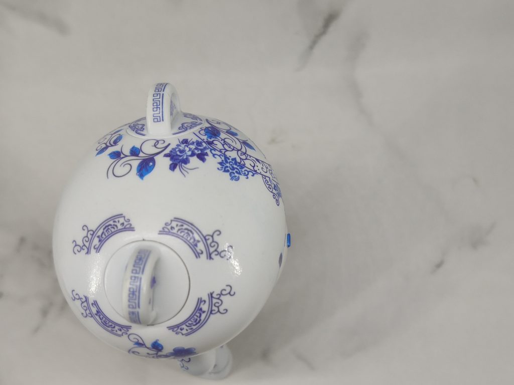 小熊凱 青花瓷風–4枚目/制作者：@fox_chi_zeng