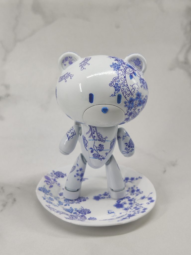 小熊凱 青花瓷風–3枚目/制作者：@fox_chi_zeng