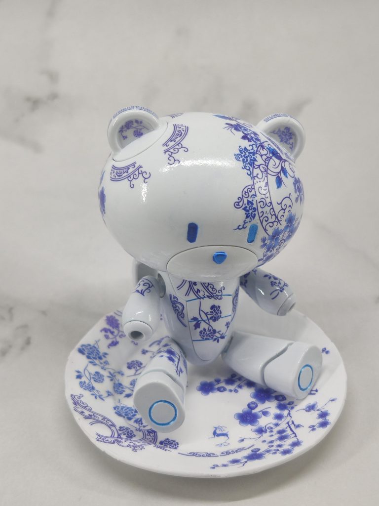 小熊凱 青花瓷風–4枚目/制作者：@fox_chi_zeng