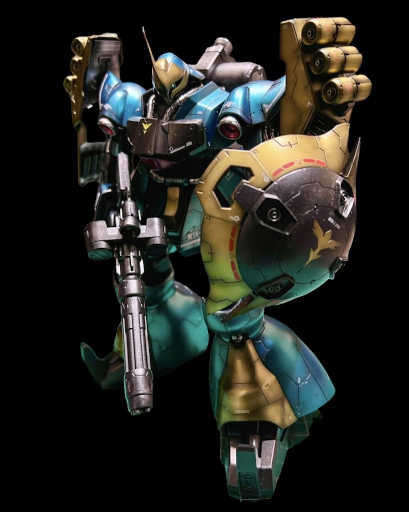 スジボリと黒立ち上げのメタリックグラデーションで塗装をしました！