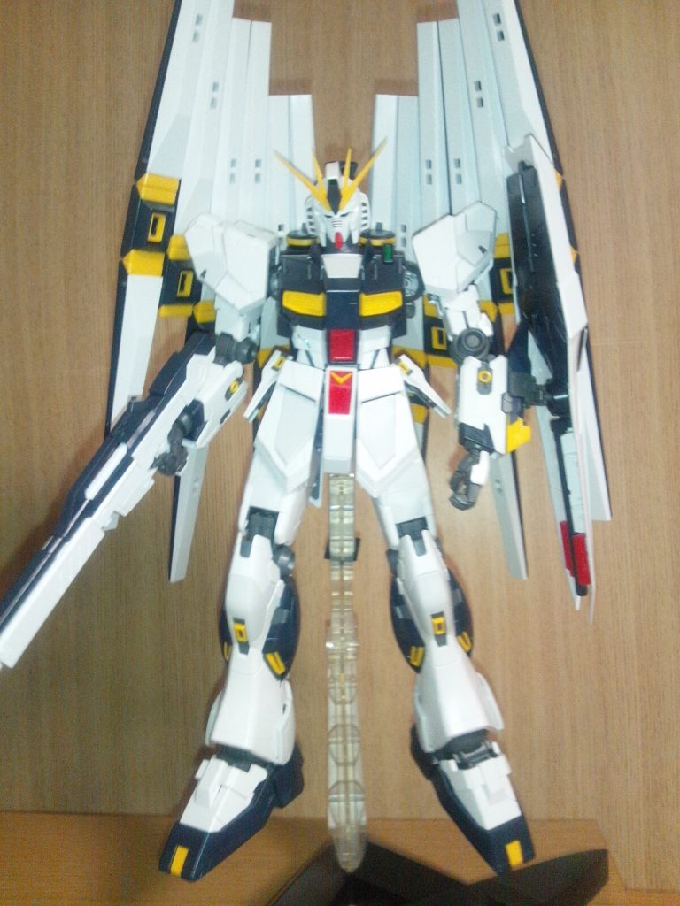 正面から。ファンネルデカ過ぎて自立はムリです(ヾﾉ・∀・｀)