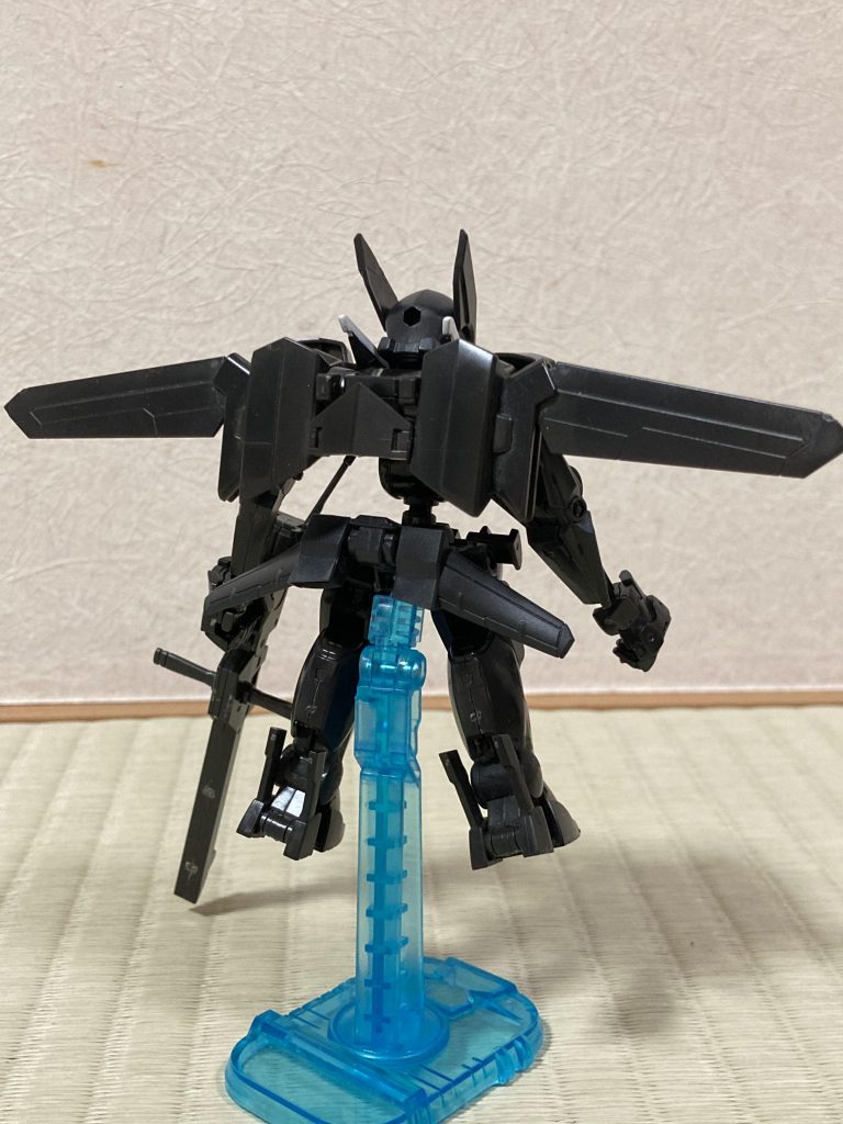 上の翼がHG、腰の翼をアンサンブル使用してます