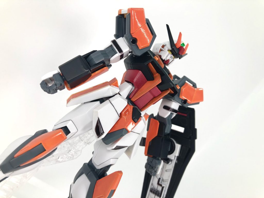 冒頭にも書いたように、キット自体は武装も最低限のシンプルな構成だけに、一手間加えてみようという気にさせるのが上手いなと感じます。しかも安かろう悪かろうでもなくスタイルも素晴らしいので、カスタムのベースとして普通に優秀なキットだと思います。他のEGもそれぞれ何かアレンジできたらなと思います。