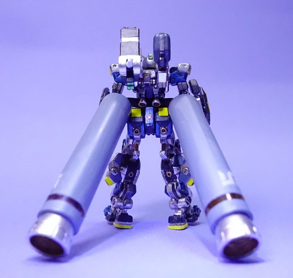 ●同じホワイトベースでニュータイプ用仕様にチューニングされたG3ガンダムと、一般パイロット用FA-78の異なるガンダムの比較データ取りも、スレッガーが選出された理由の一つ。●搬入されたFA-78は、彼のパーソナルマークとパーソナルカラーが施され、これまでのコアブースターの機体番号「005」または「5」がそのままあてがわれた。●実際に機体が到着したのは、ソロモンの激戦直前。