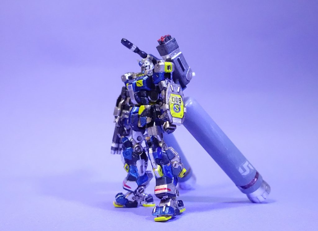 ●FA-78は各地で様々なパターンのカスタマイズがなされたが、スレッガーはこれまでの愛機コアブースターのブースターを取り外し、FA-78に増加ブースターとして取り付ける無茶振りをメカニックに要求した。当然操作は相当ピーキーなものになり、メカニックたちの不安を増幅させた。