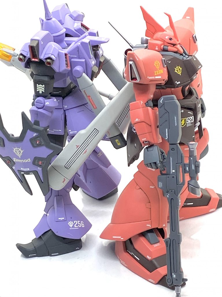 競合機二機と。同じ様なマーキングで統一感を出す事が出来て大変満足しています。