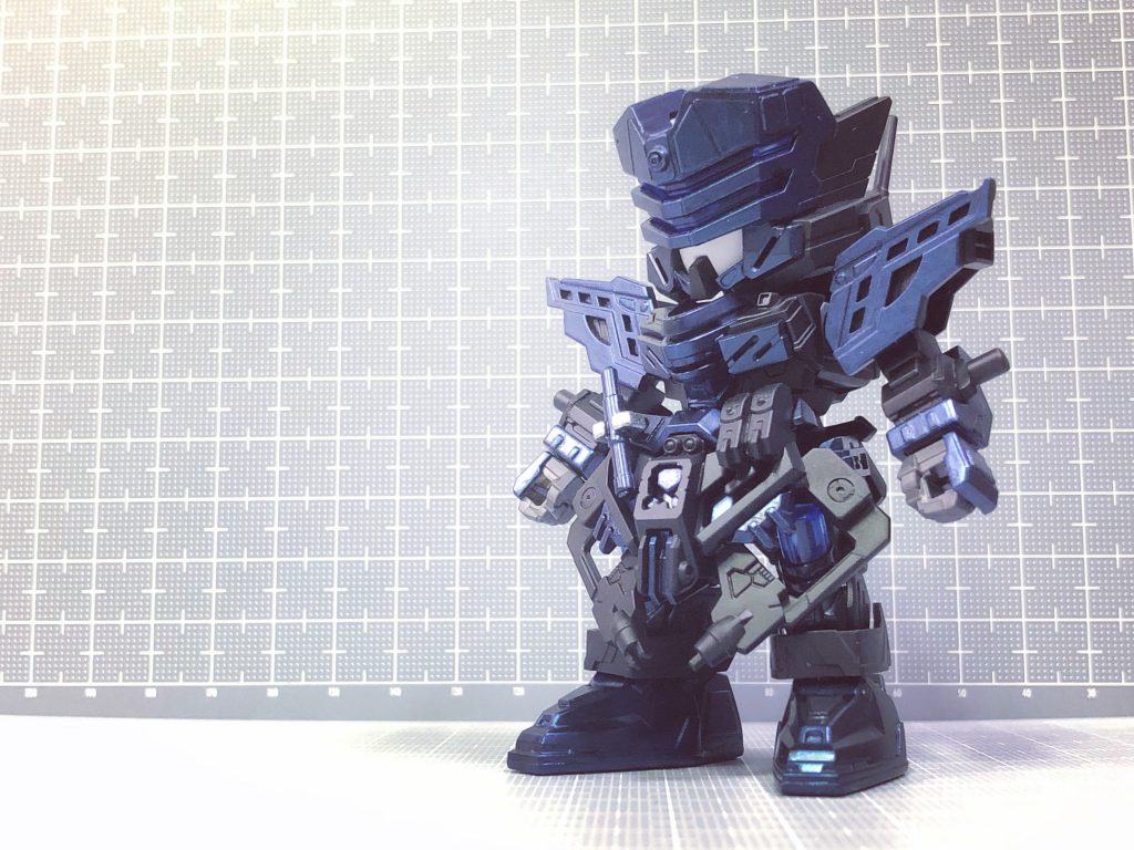 はじめての塗装。イメージした色と違うし筆ムラが半端ないしと散々でした。(笑)このあと、ペイントリムーバーにドブ漬けし再塗装に…。