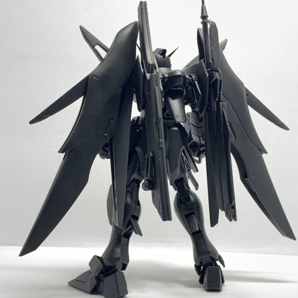 こんばんは神宮寺玲那です。HGCE デスティニーガンダムの黒サフが終了しました。多少の塗り残しと失敗したところがありますが、まぁ妥当な出来ですね。残るは本塗装とデカール、クリアーコートなのですが肝心のクリアーを買ってないことに気付きました……てへ()来月に完成予定なので大した問題ではないのですが(((（3枚目）