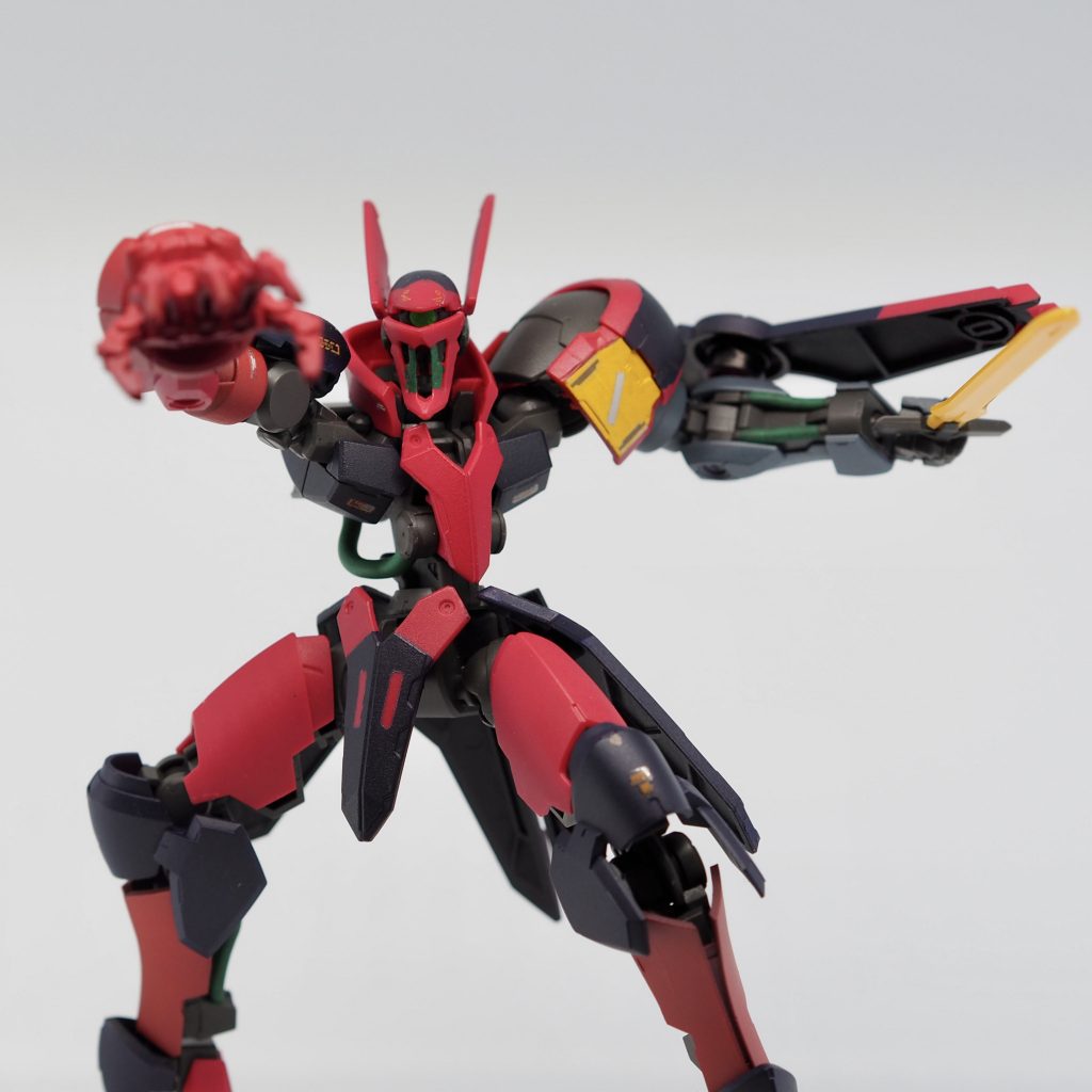 バウンドドックの箱絵ぽいポーズで。右肩の大型クローで腕が長くなって異形感が出たので、バウンド・ドックぽい表現ができていると思います。