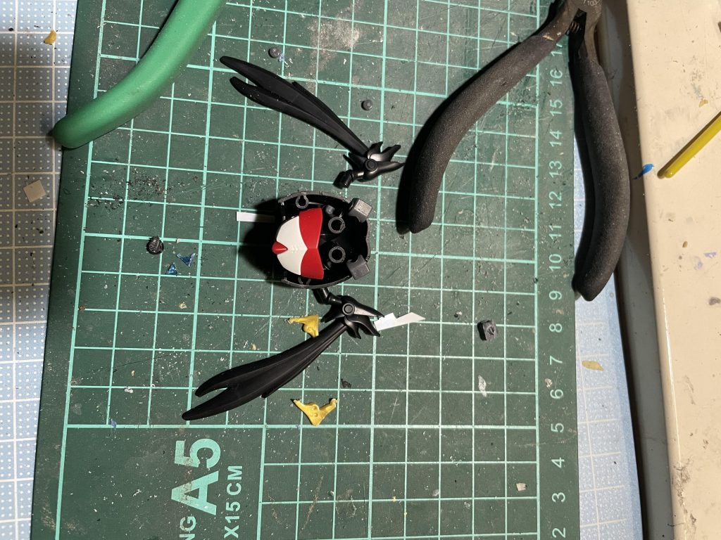 ツインテは貂蝉のを使い、孫尚香の頭を削りジョイントを仕込んでます