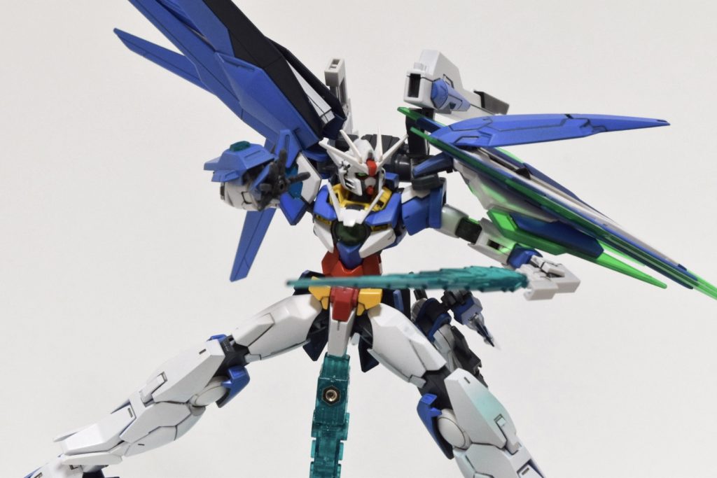 デスティニーのパルマフィオキーナが欲しかったのでヘリオスから右腕をそのまま移植してます。