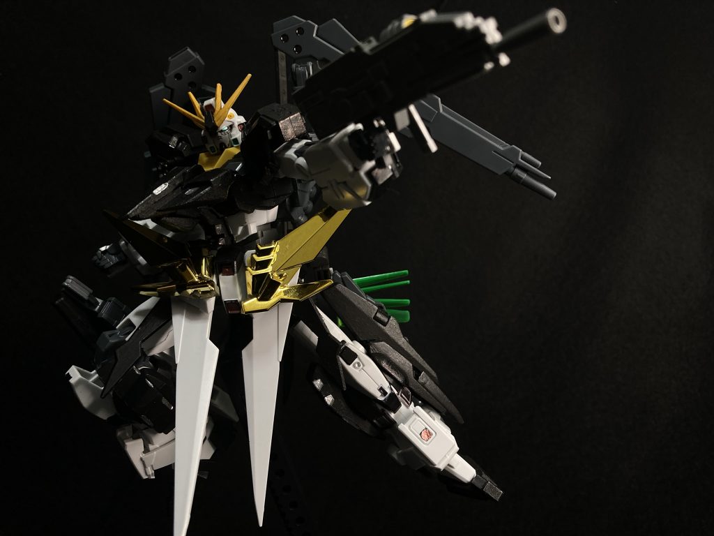 タダノ左腕部専用ビームライフルスコープが逆で使いずらいという欠点があります