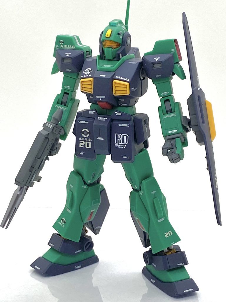 HGUCネモを成型色仕上げ+αで作ってみました。ネモはZガンダム放映時から大好きな機体で(特にカラーリング)旧1/144を筆塗りしたり、 HGUCでジムが出た時にニコイチにしてHGUC風のを作ったりして楽しんでましたが・・・MGで出た時はカトキハジメ氏の画稿もありましたから歓喜してしい、すぐに全塗装して作ってしまいましたが「このプロポーションで HGUCが欲しい」とも思ってしまいました。それから幾年月か経ち、ガンダムUCでネモが出た関係で先にUC版のが出て、その後に遂にZ版のネモが出たので本当に嬉しく、MGの時と同じくすぐに買ってしまいました。今回はそのネモをガンダムセンチネルの世界観に出てきてもおかしくないような感じでデカールを貼りエゥーゴの最新鋭機を意識しながら作ってみます。