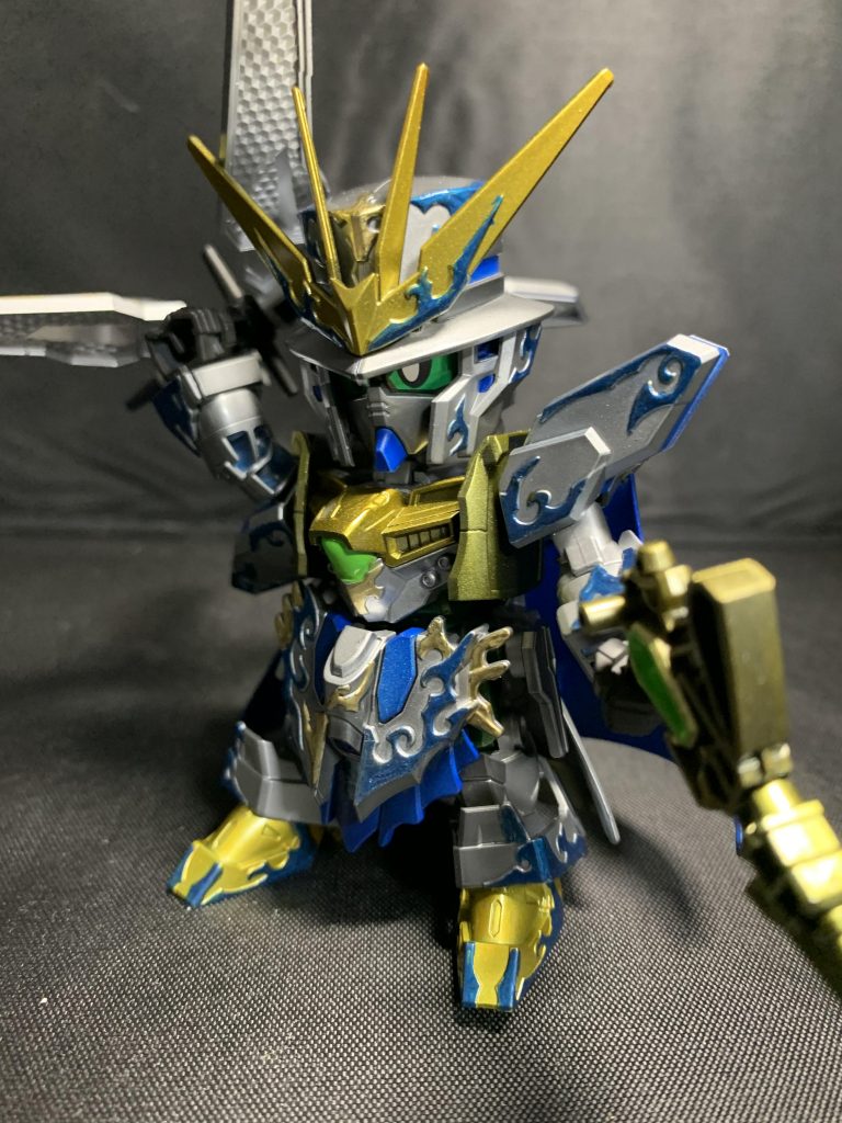 本当はラップと迷彩で何かできないかなと思ってそっちを練習したのですが大失敗。これ何よ？て、なったのでサフ青とブライトシルバーからの調色クリアブラックを吹きエナメルで塗り塗りしました。