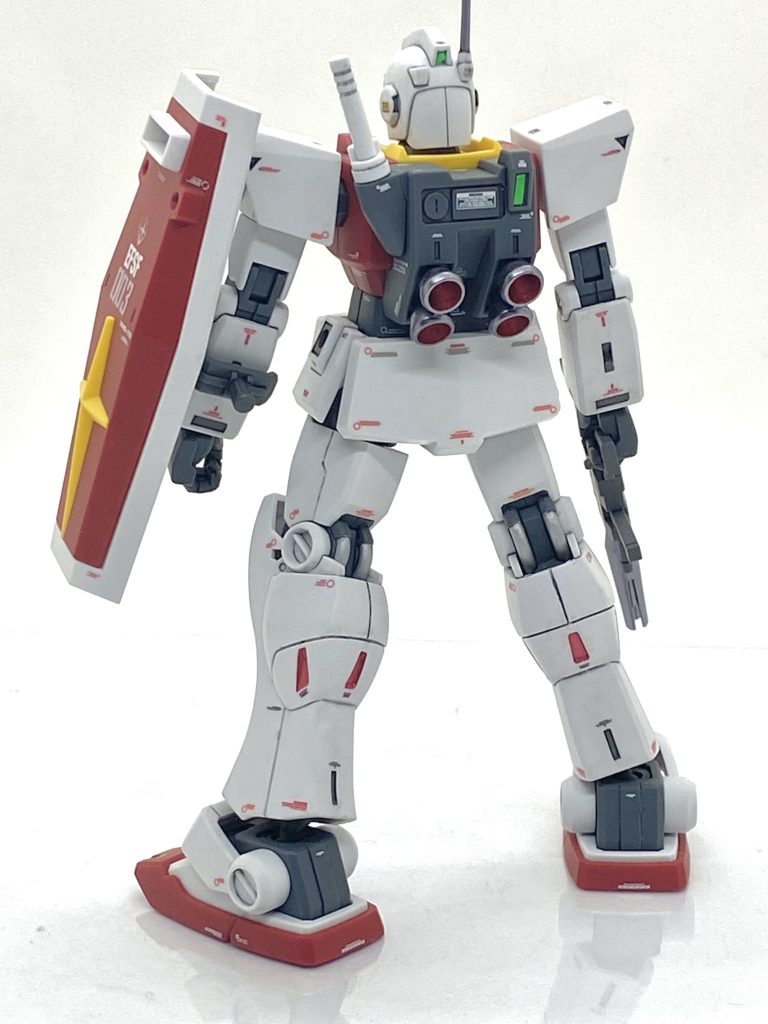 塗装箇所とカラーレシピビームライフル先端、バーニア外部→(ガイア)フレームメタリック(1)シールド裏、ビームライフル本体、本体各部グレー→(クレオス)RLM75グレーバイオレットバーニア内部→(クレオス)GXメタルレッドカメラ内部→(クレオス)ガンダムマーカー・メッキシルバー