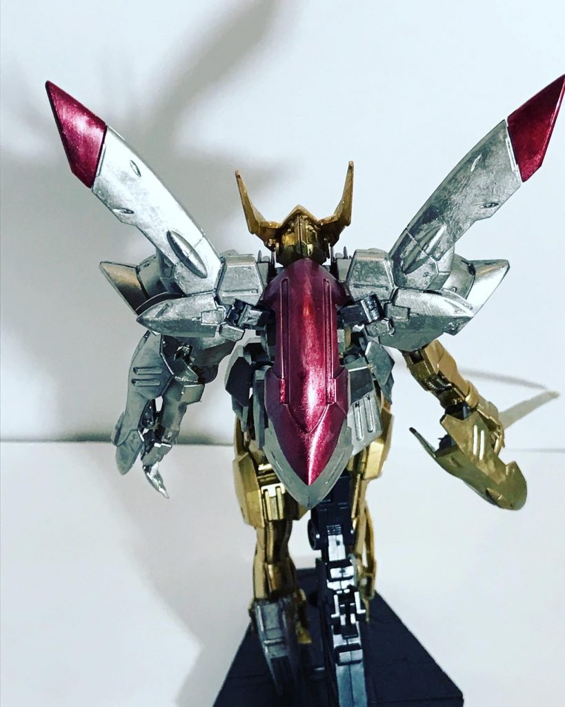 背中の部分で赤髪イメージ