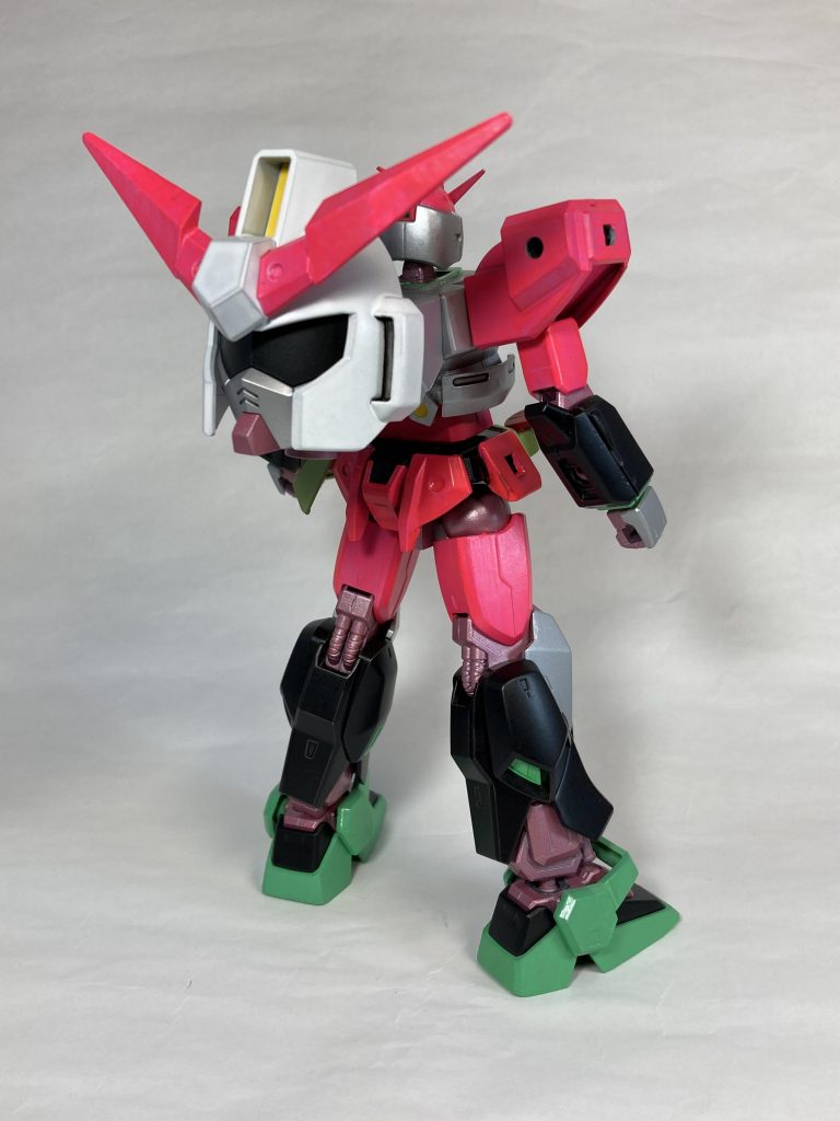 背面背中側の頭パーツは目無しモードをちゃんと作って、コンパクトて違和感がないようにしています。