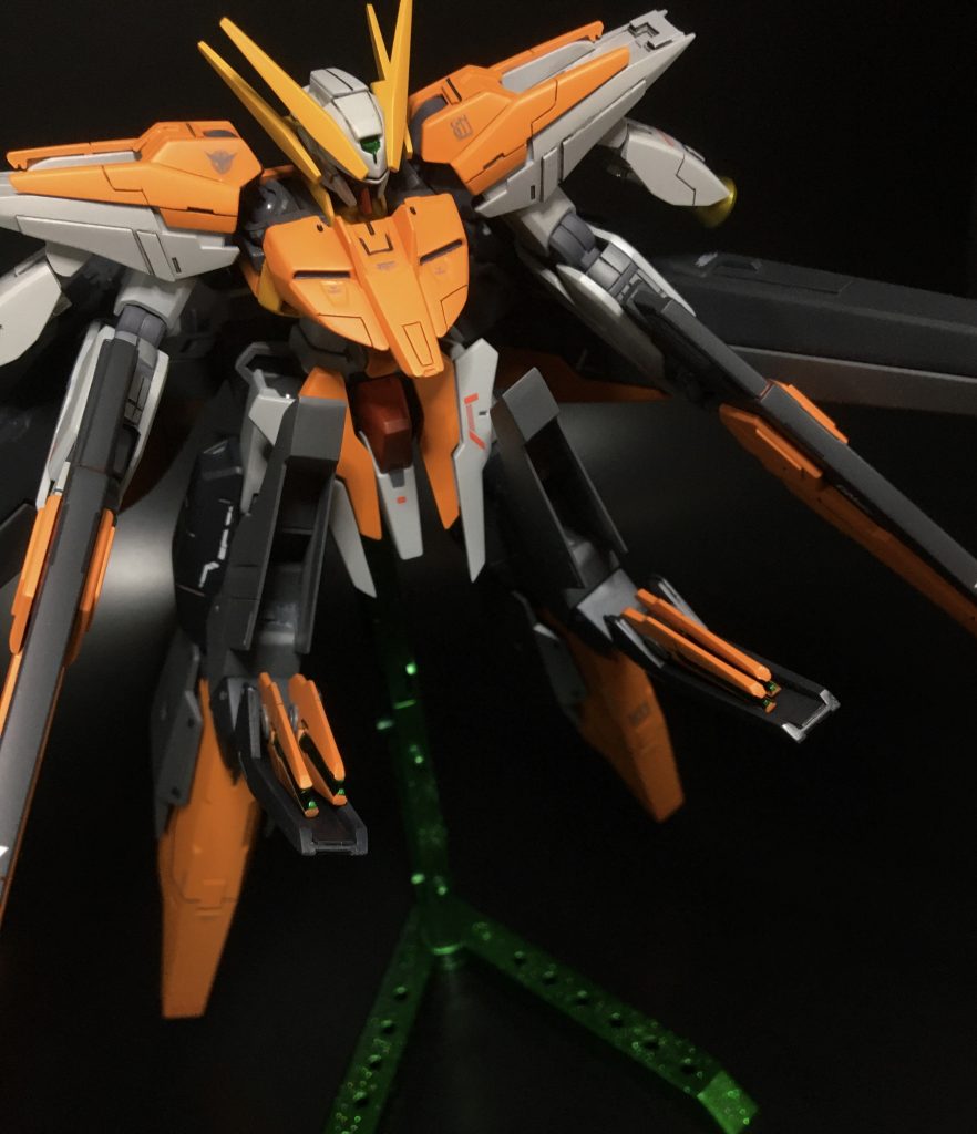 膝内部のGNシザービットの格納庫。