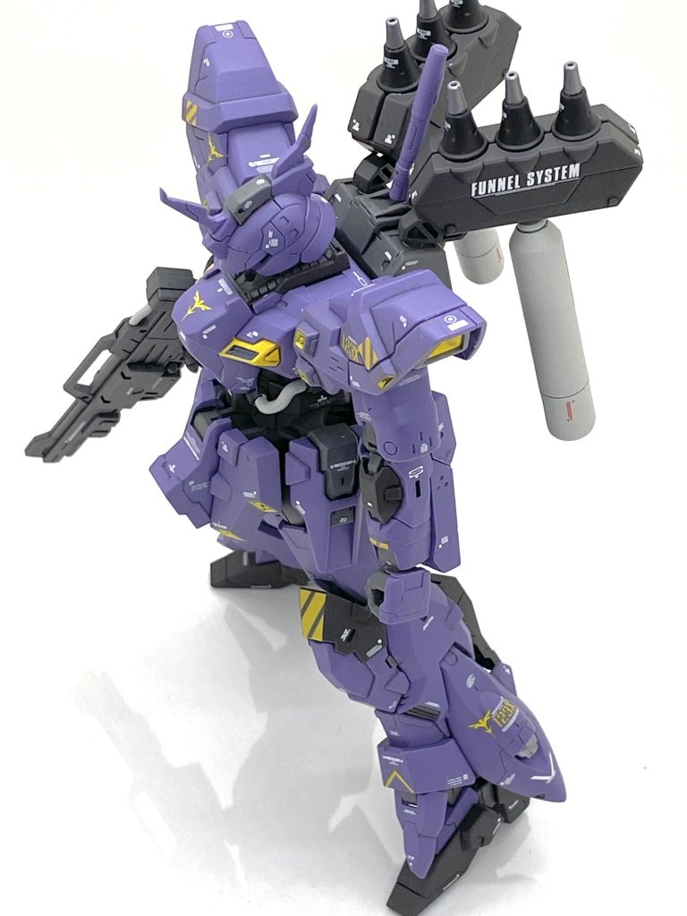 メタリック以外の部分は最後に(クレオス)Mr.カラーGXスーパースムースクリアーを吹き付けております。