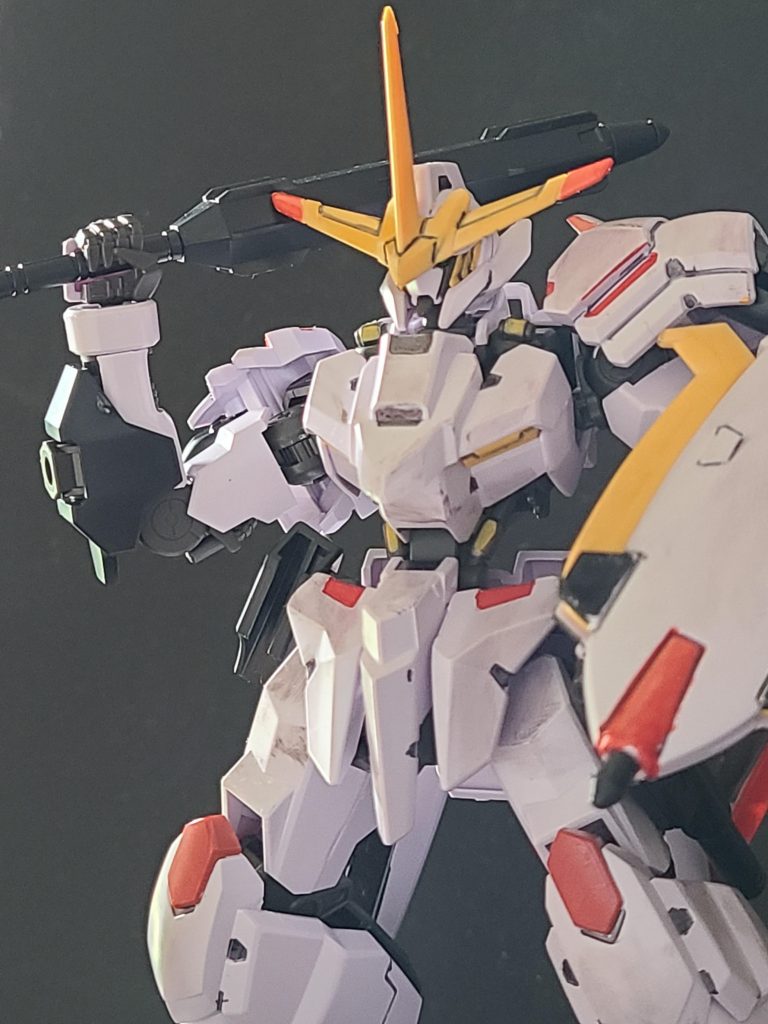 鉄血では珍しい小さいタイプのメイスも似合いますね!