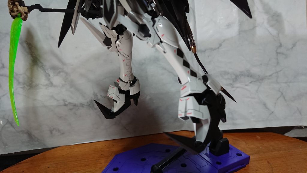 足ダイヤ、ジグザグに左右違う柄にしてみました。