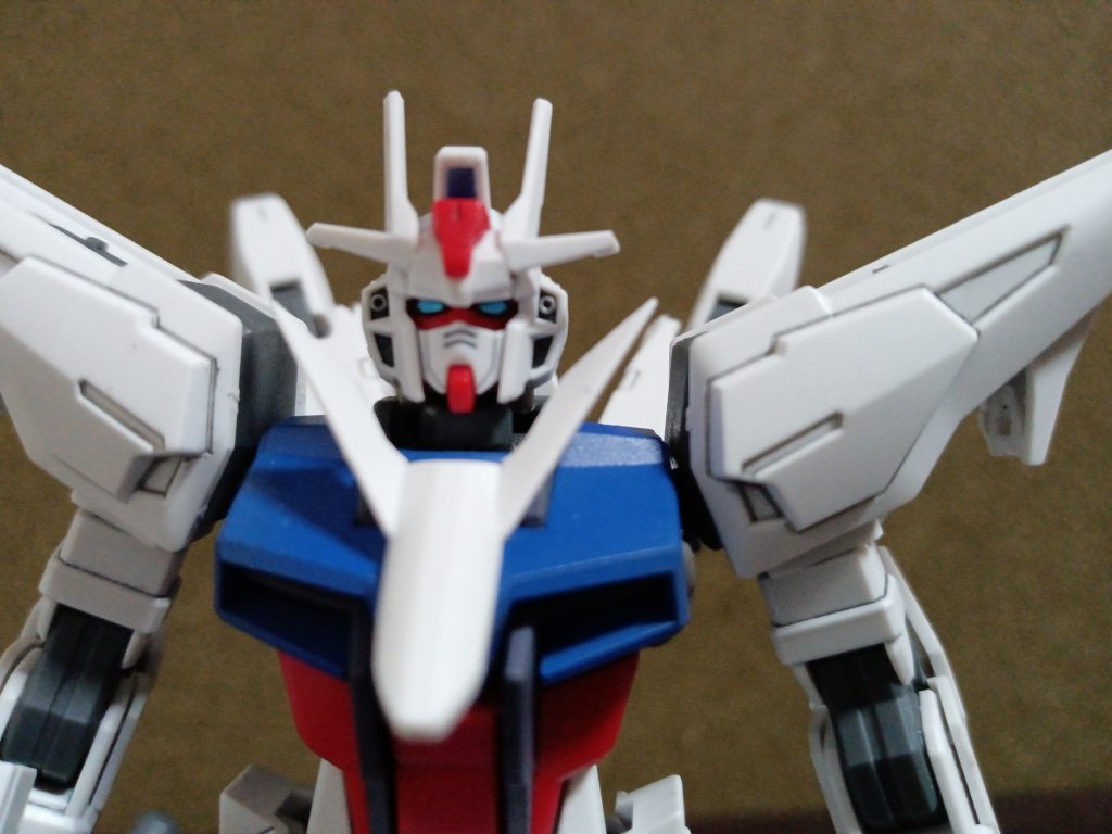 頭部はこのような感じです。ストライク感は無くなったでしょうか?