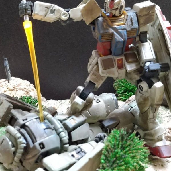 砂漠のガンダム対ザクの戦い