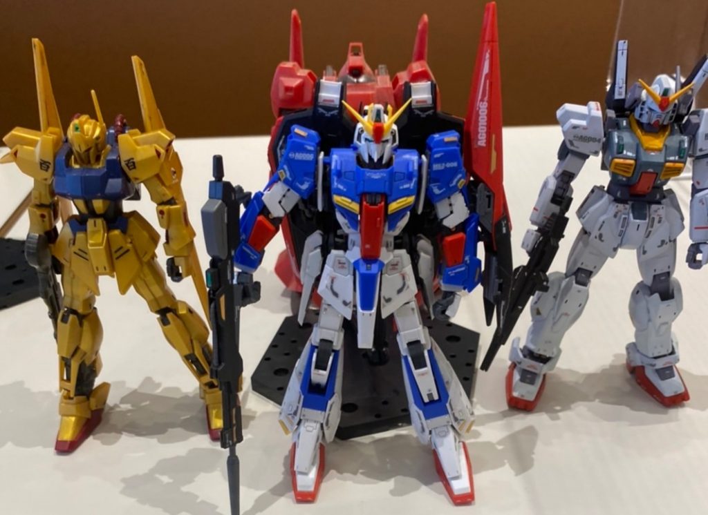 アーガマチーム…後ろに居るのは…30年以上前に作った旧リックディアス(ホコリまみれ…)