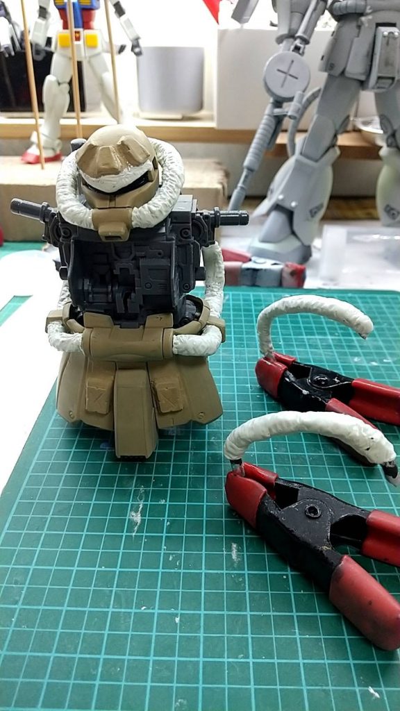 パイプはアルミ線でマステ巻き巻きでしたが、ボリュームが足りなくてこうなりました。